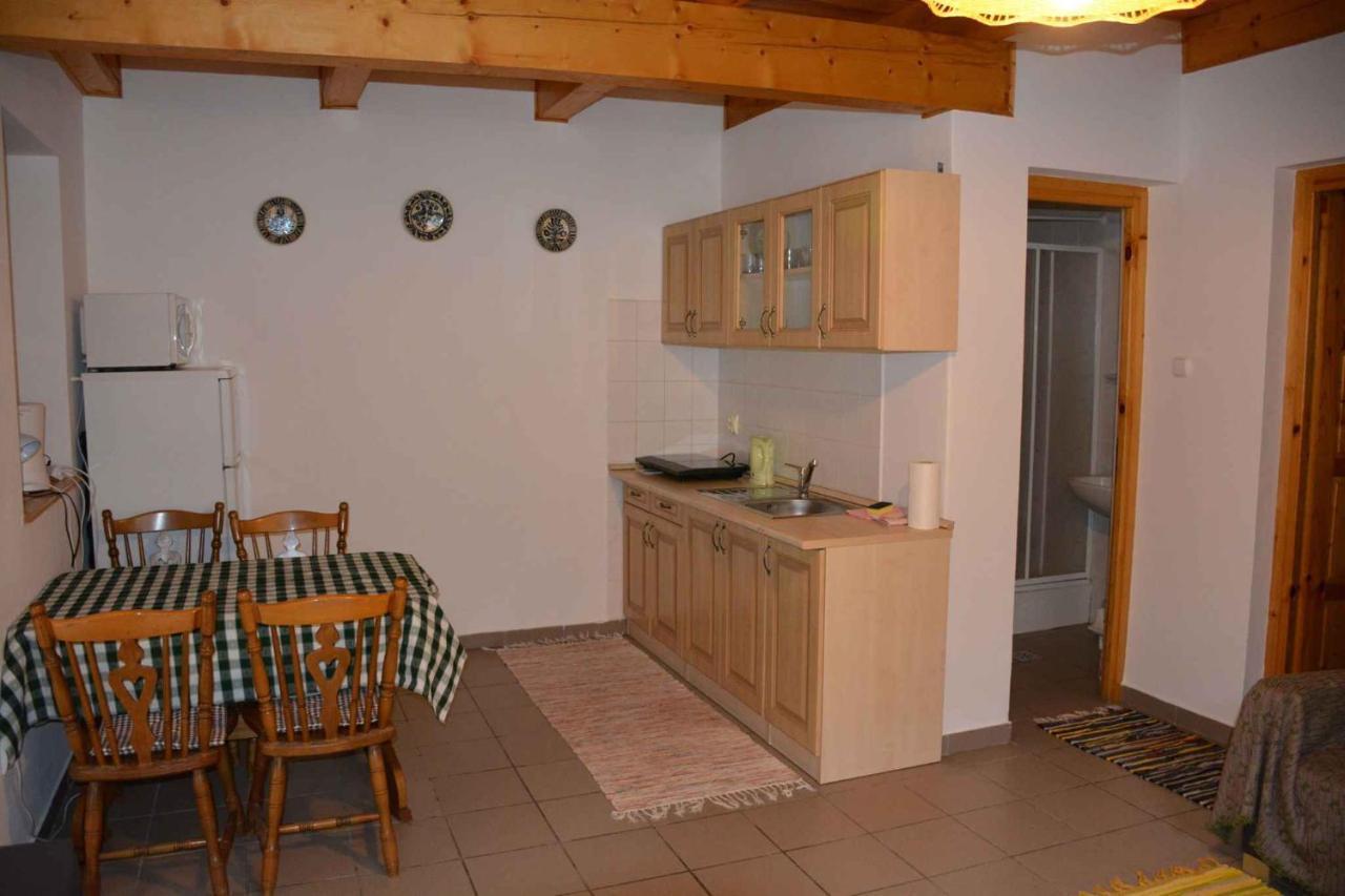 Apartment Balatonbereny 8 Buitenkant foto
